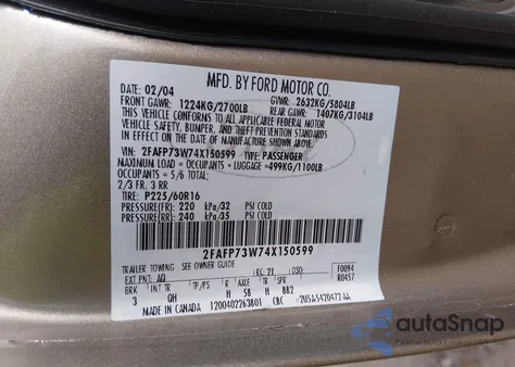 2004 Ford Crown Victoria Standard z USA, uszkodzony, nr VIN 2FAFP73W74X150599